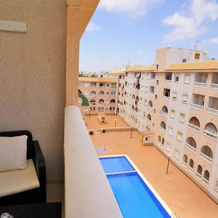 7 Mins From The Beach, Shared Pool Free Wifi. アパート *